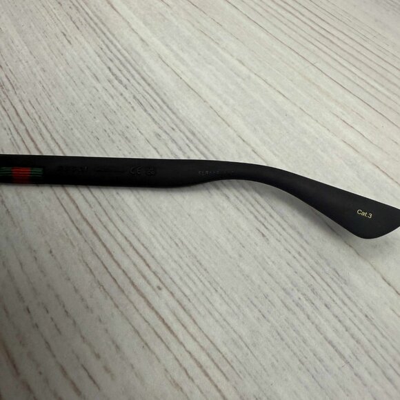 GUCCI GG0010S 001 Sunglasses Black Frame Grey Lenses 58mm - Picture 9 of 9